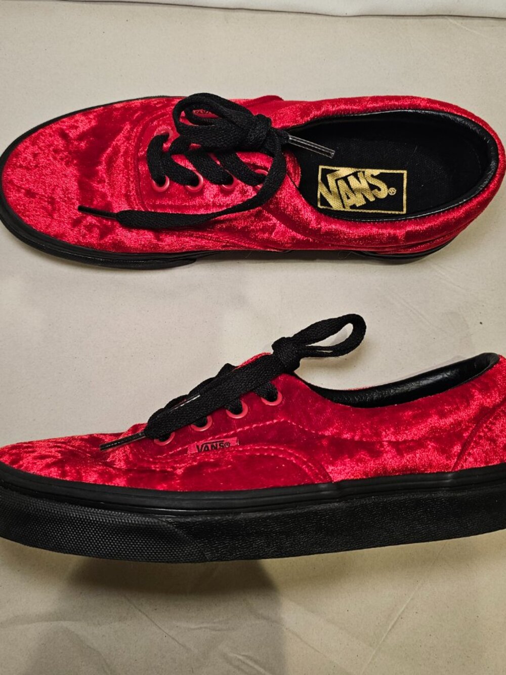 Vans Low Top Skate Shoes Men's 5 Women's 6.5 Red Velvet Classic Sneakers